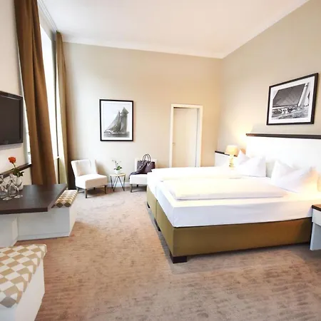 Hotel Strandschloesschen 3*