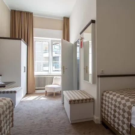 Hotel Strandschloesschen 3*