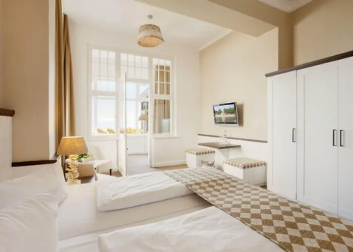 Strandschloesschen Hotel Lubeck